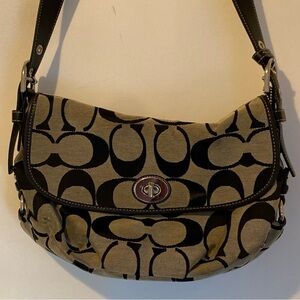 Coach Black and Tan Signature Adjustable Shoulder Bag Y2K Turn lock